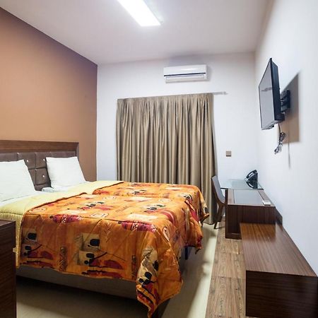 Wakola Hotel Cheikh Anta Дакар Экстерьер фото