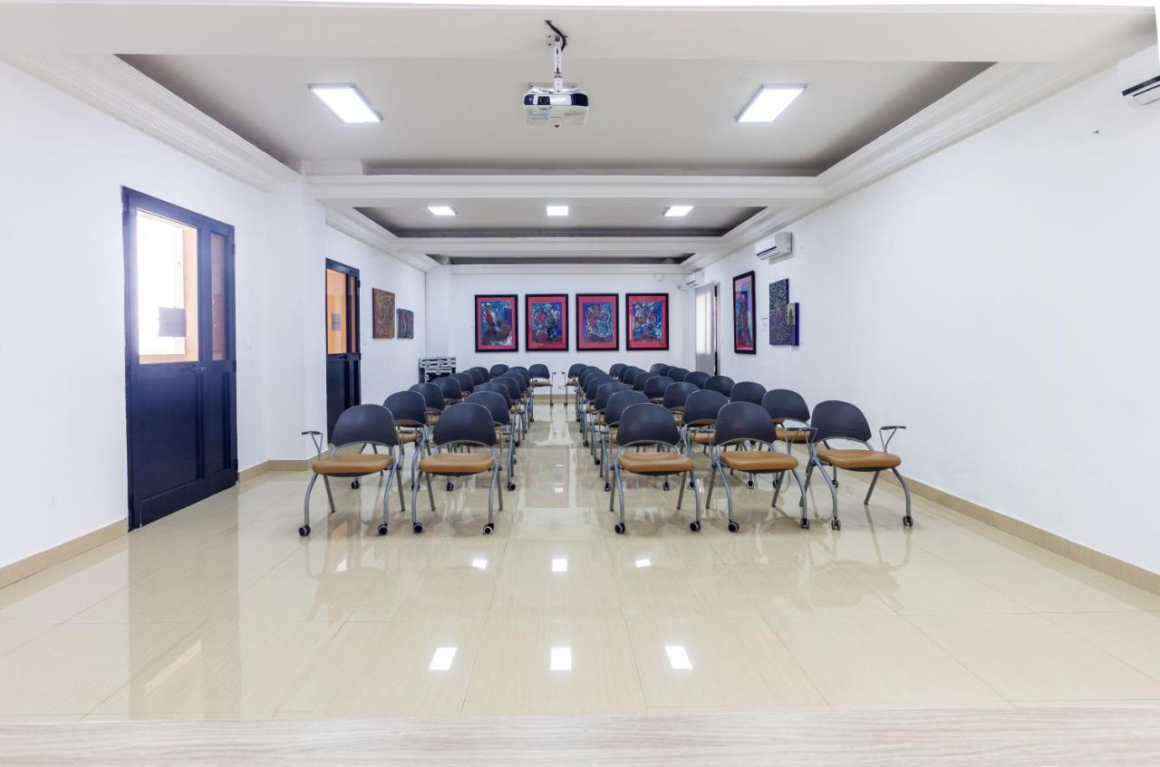 Wakola Hotel Cheikh Anta Дакар Экстерьер фото