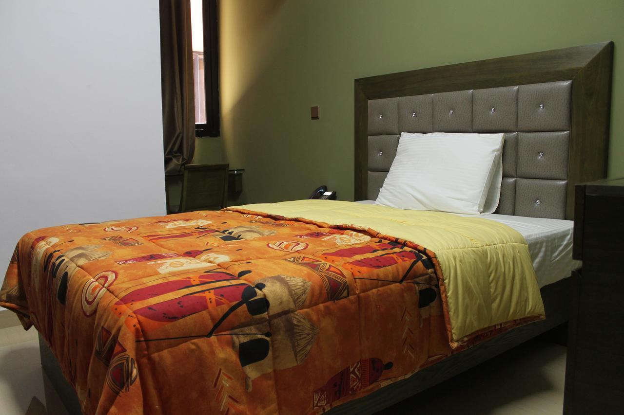 Wakola Hotel Cheikh Anta Дакар Экстерьер фото