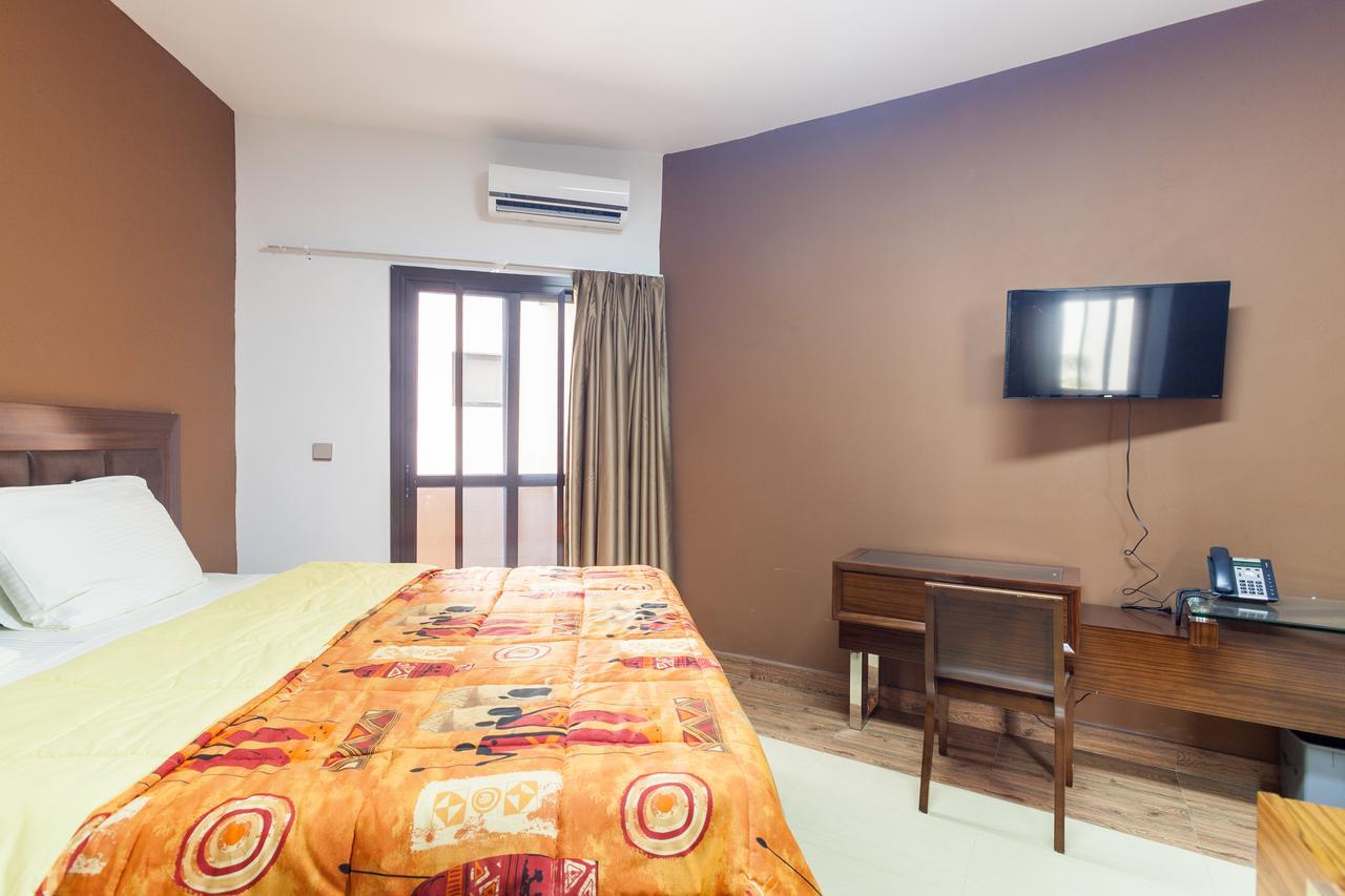 Wakola Hotel Cheikh Anta Дакар Экстерьер фото