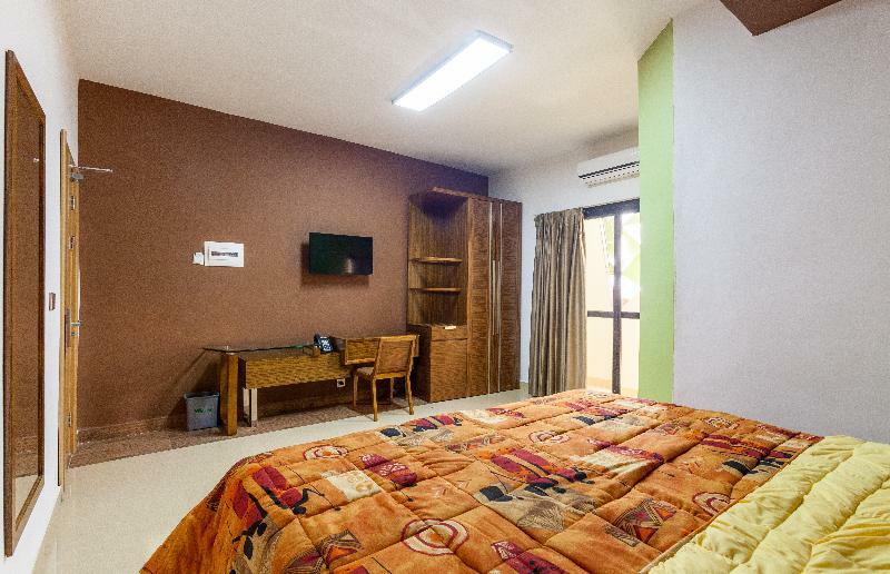 Wakola Hotel Cheikh Anta Дакар Экстерьер фото